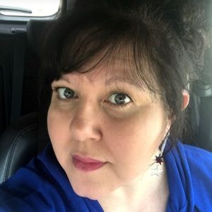 Meet your Posher, Traci